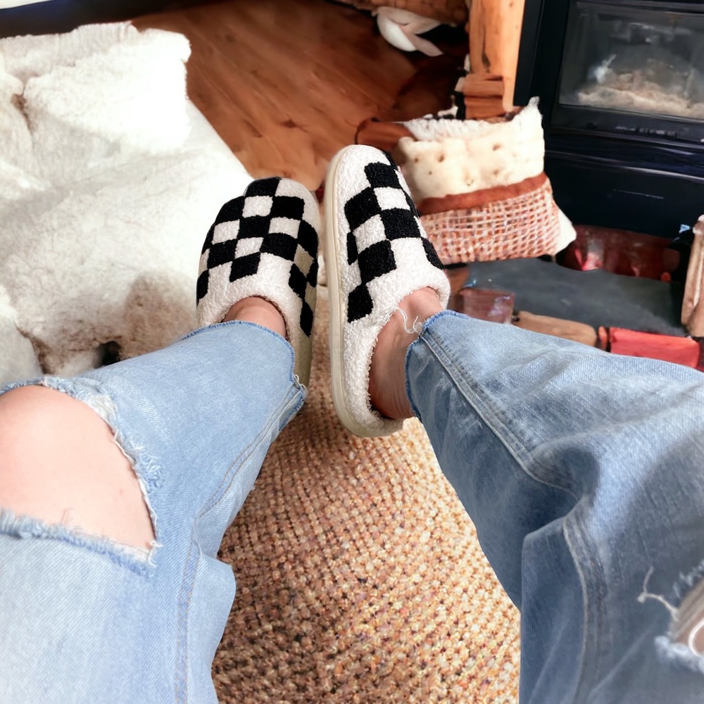 New! ☆ Super Cozy Checkered Black & White Slide-On Slippers